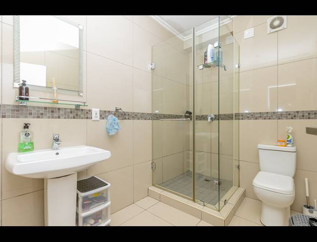 2 BEDROOM APARTMENT FOR SALE IN UMHLANGA RIDGE